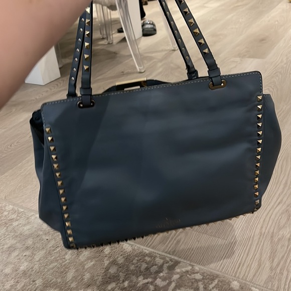 Valentino Garvani Rockstud Tote - Picture 4 of 12
